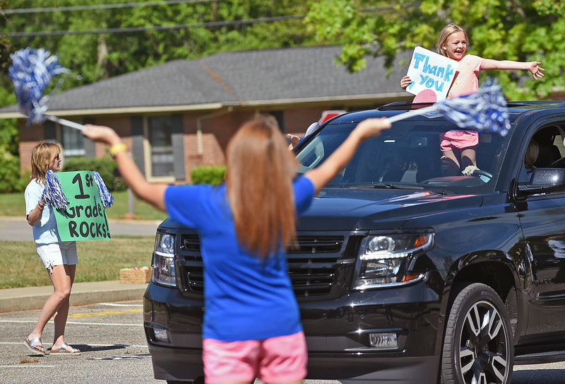 Teachers hold parade for students at Houston Academy